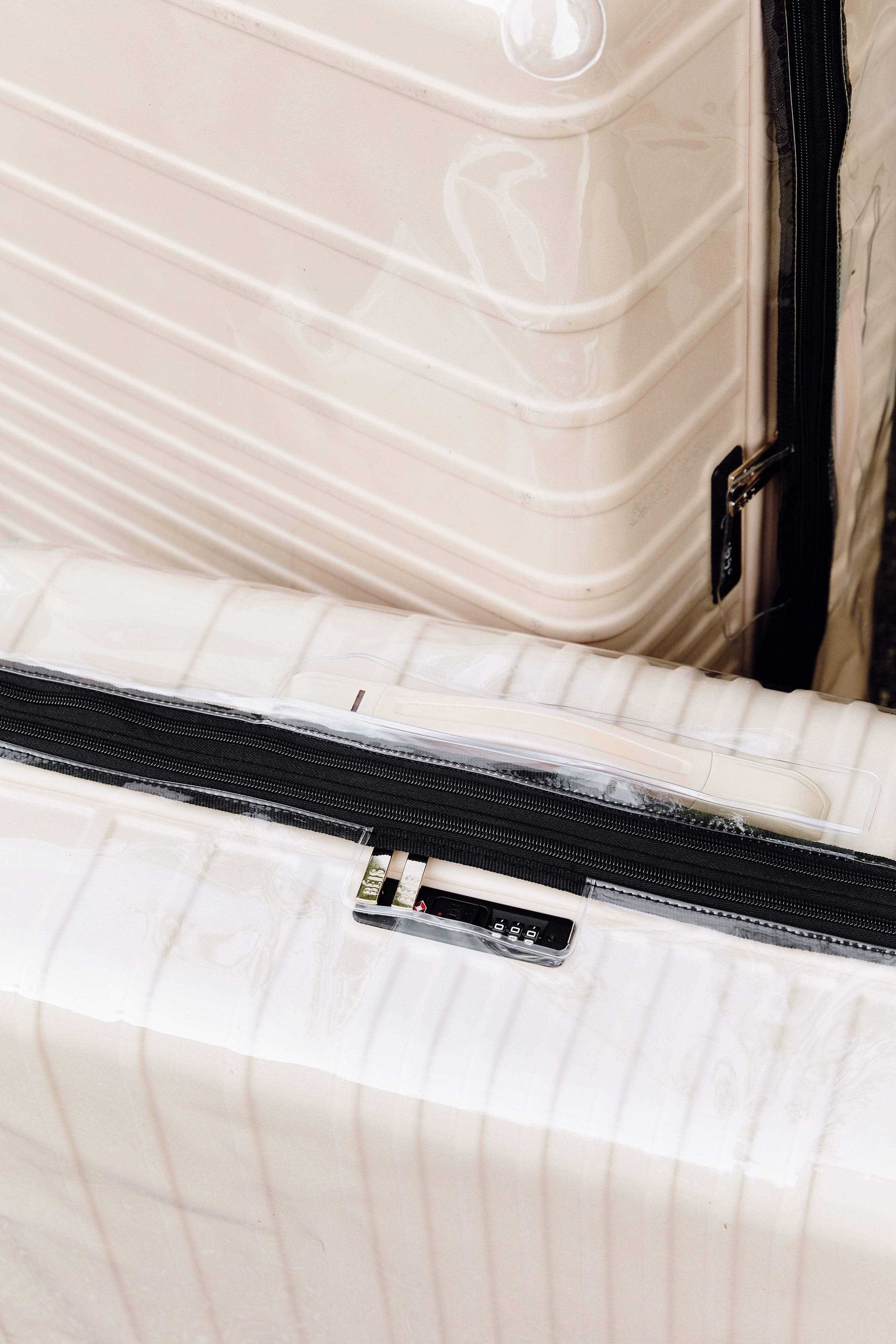 The Large Check-In Luggage Cover - Image 7