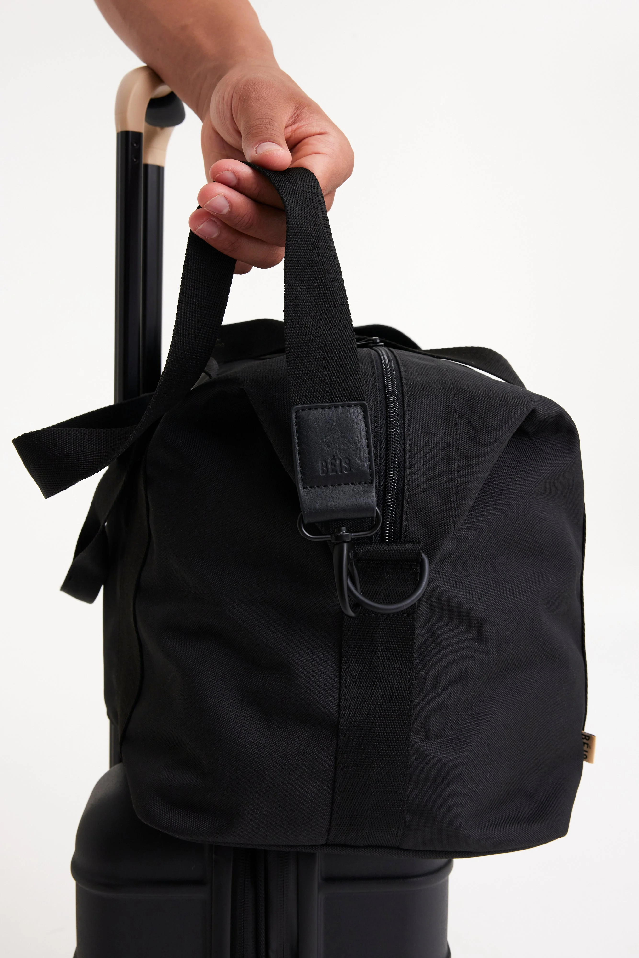 The BÉISics Duffle in Black - Image 4