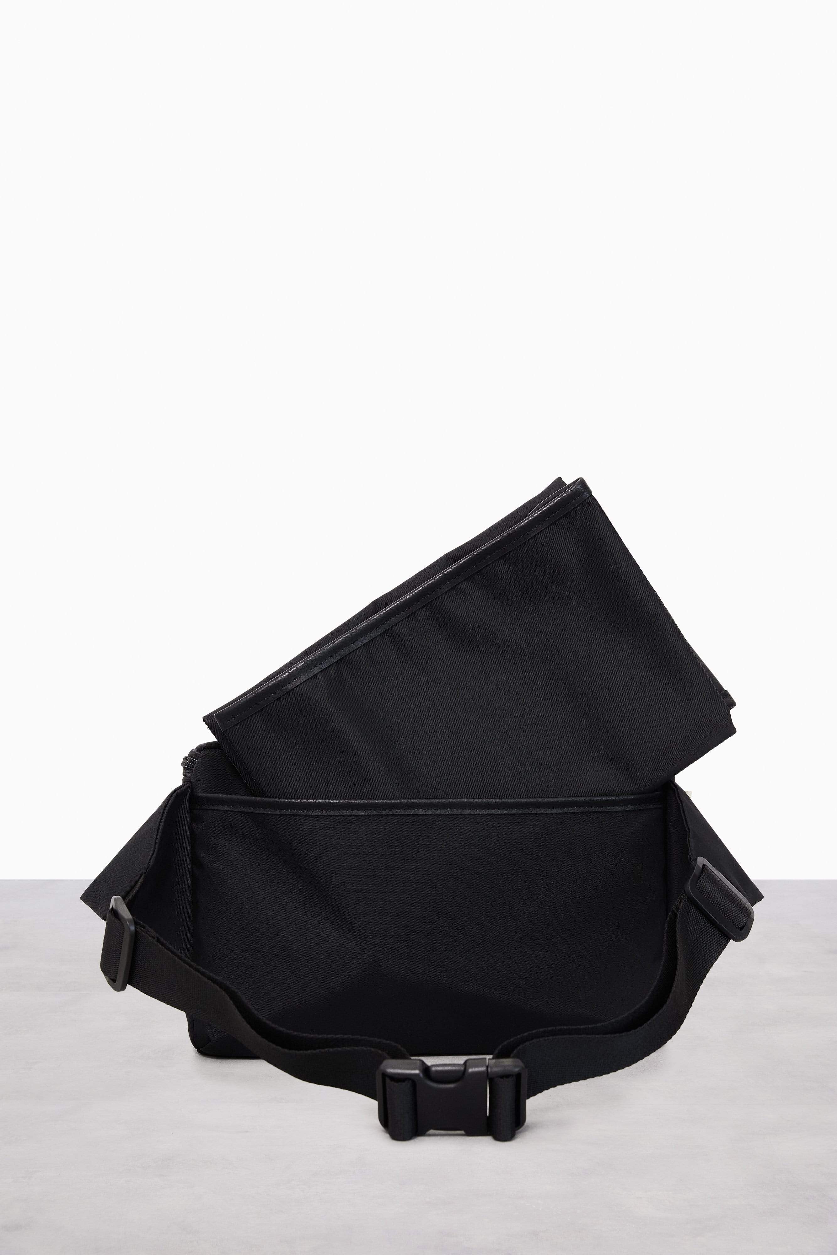 The Diaper Pack in Black - Image 5