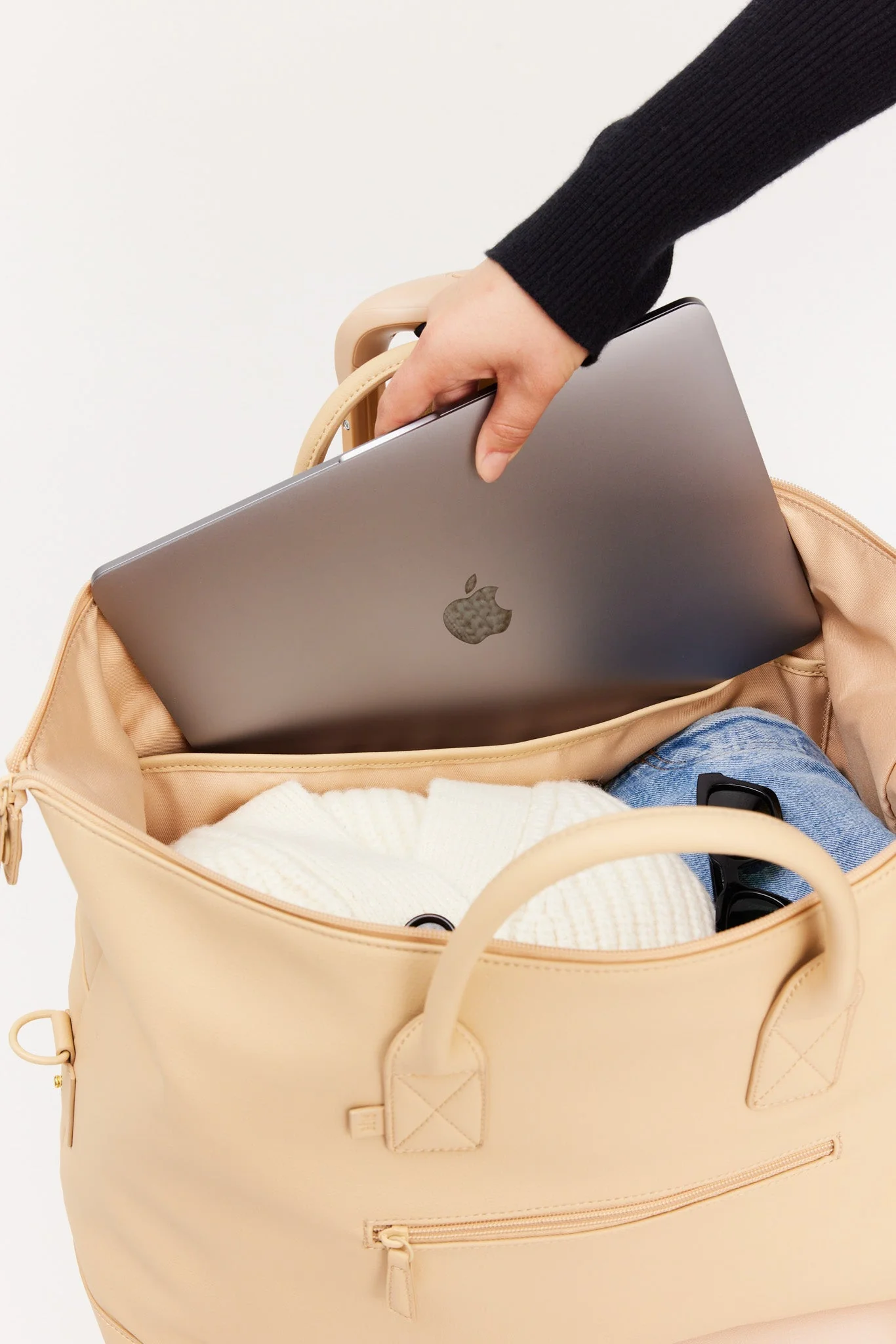 The Premium Duffle in Beige - Image 3