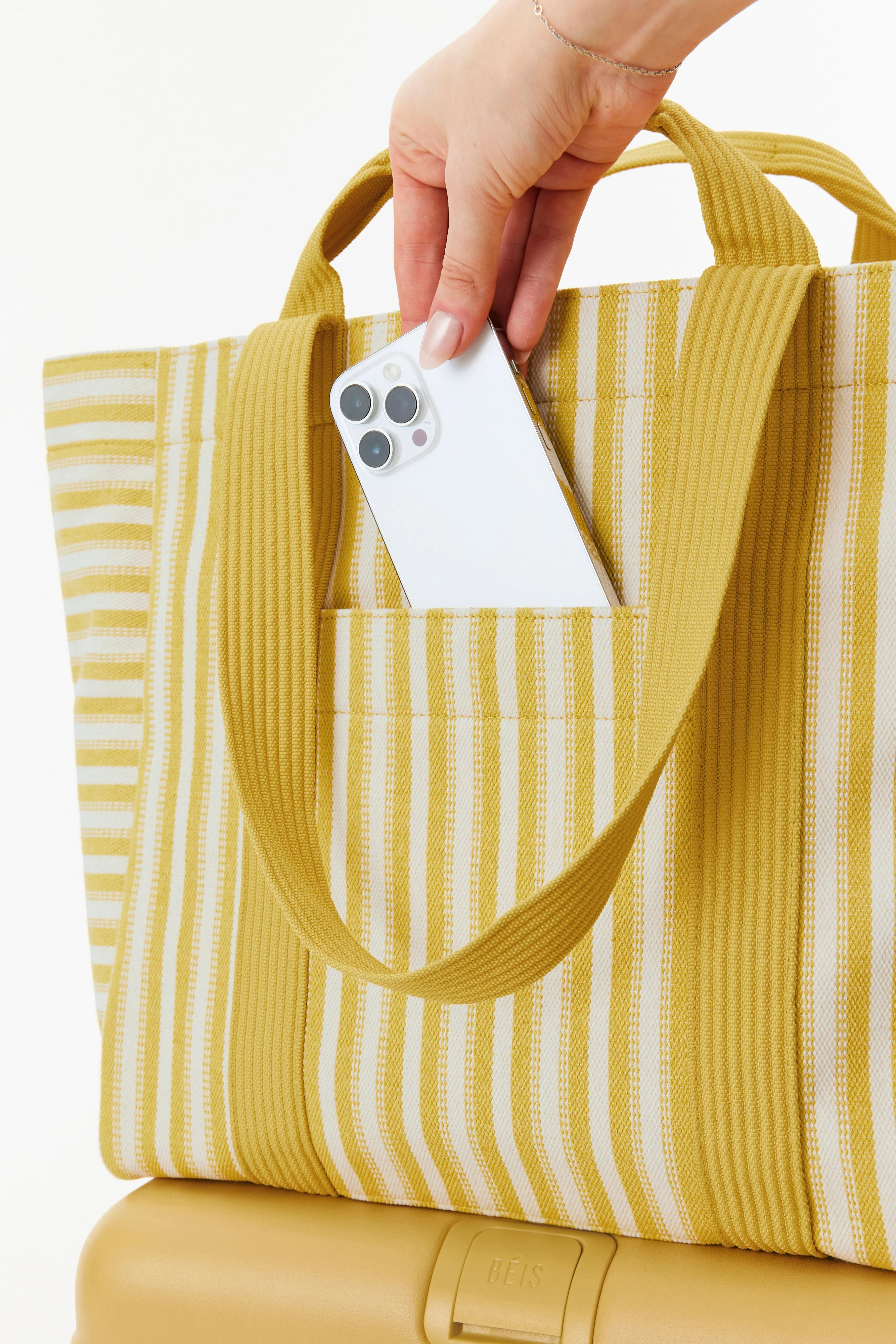 The Vacation Tote in Honey Stripe - Image 7